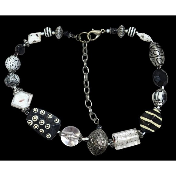 Handmade Chunky Abstract Black And White Glass Beaded Necklace - Picture 1 of 6